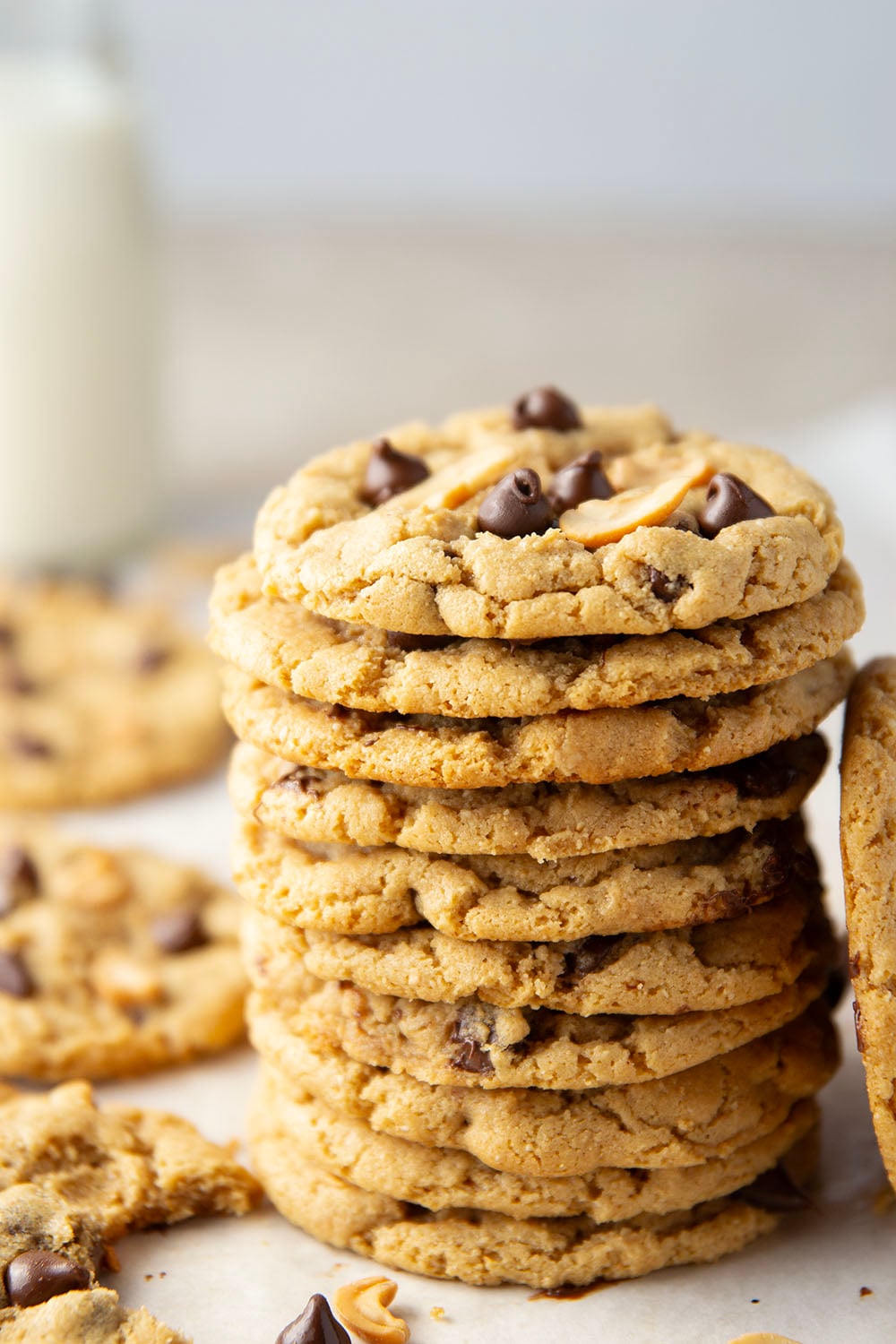 Crisp and chewy cashew butter cookies are packed with gooey chocolate chips and you'd never guess that they're completely flourless!