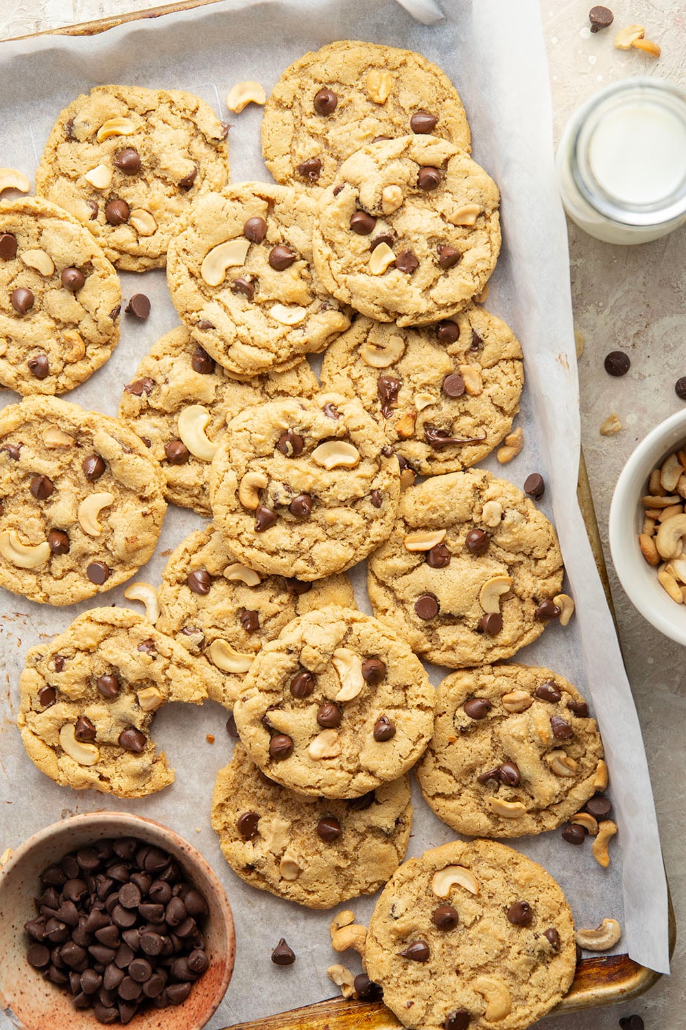 Crisp and chewy cashew butter cookies are packed with gooey chocolate chips and you'd never guess that they're completely flourless!