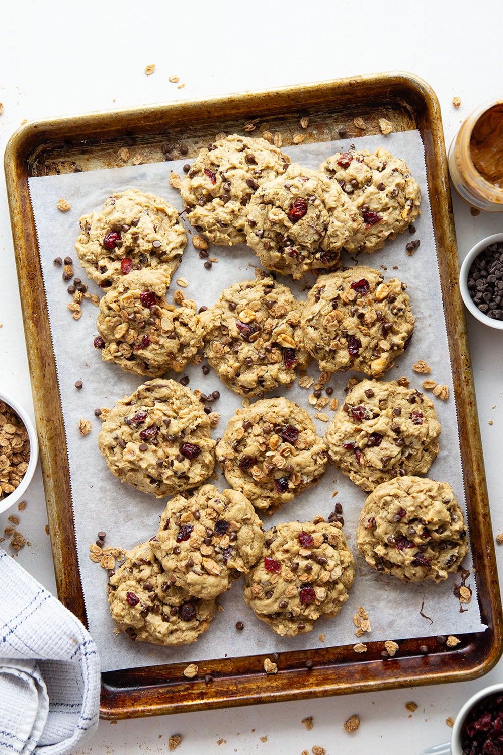 Loaded to the max with lots of creamy peanut butter, crunchy granola, and melty chocolate chips, these grab-and-go peanut butter breakfast cookies are lower in fat and the best way to start the day!
