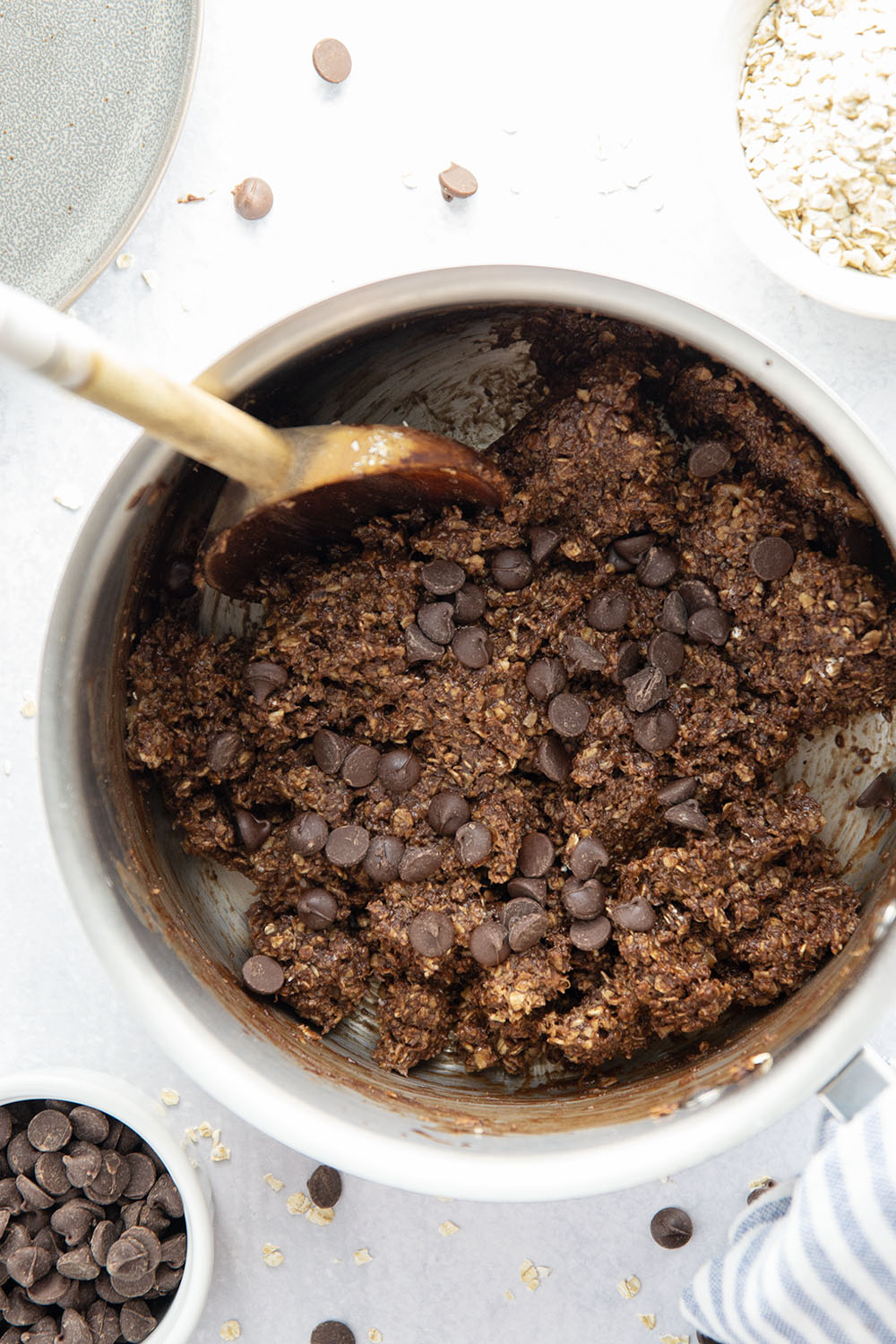 Craving something sweet but don't want to heat up the kitchen? These no-bake chocolate oatmeal cookies whip up in minutes flat and you can store them in both the fridge and the freezer for whenever the chocolate craving hits.