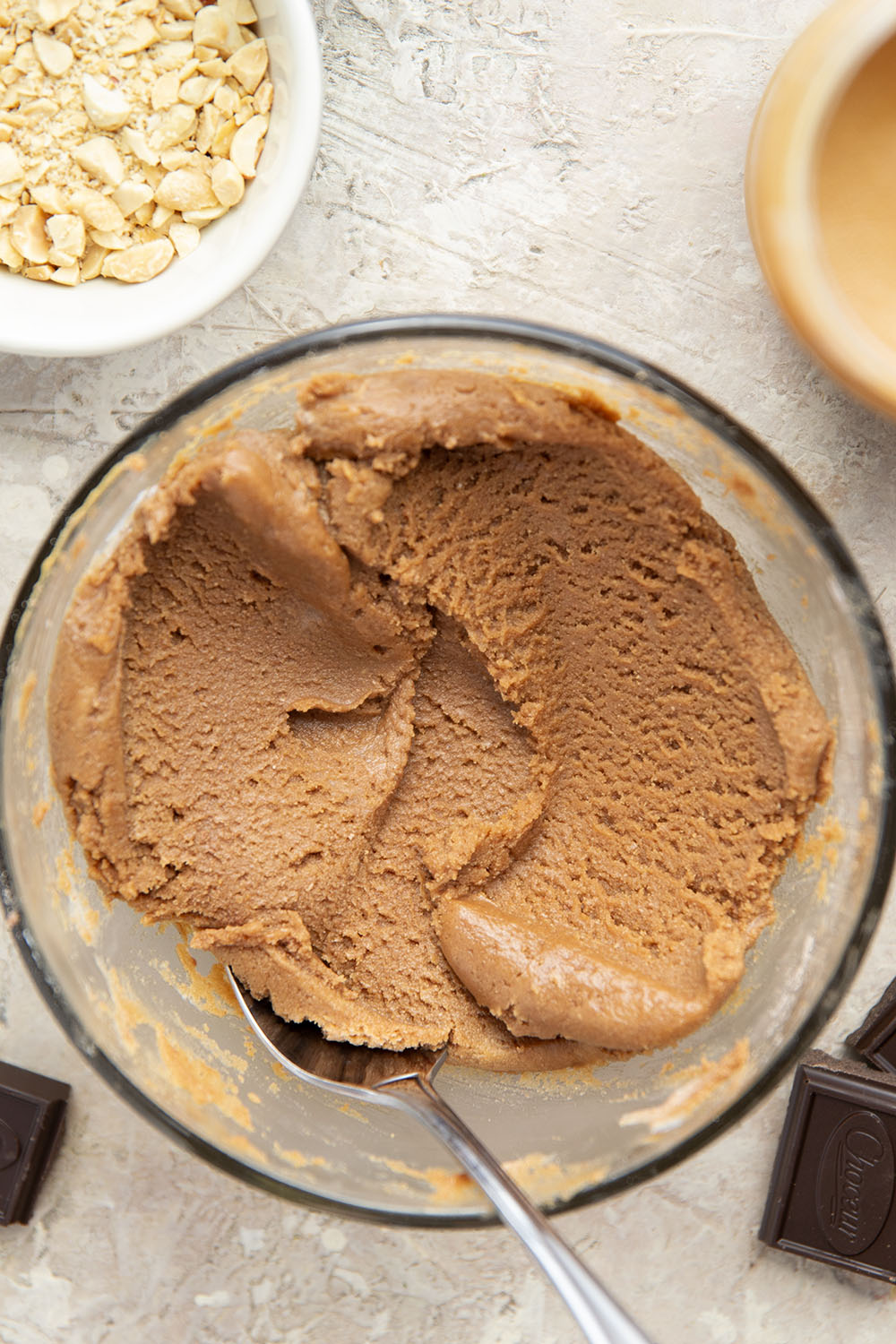 These protein peanut butter balls take only a handful of ingredients to throw together and taste exactly like a peanut butter cup!