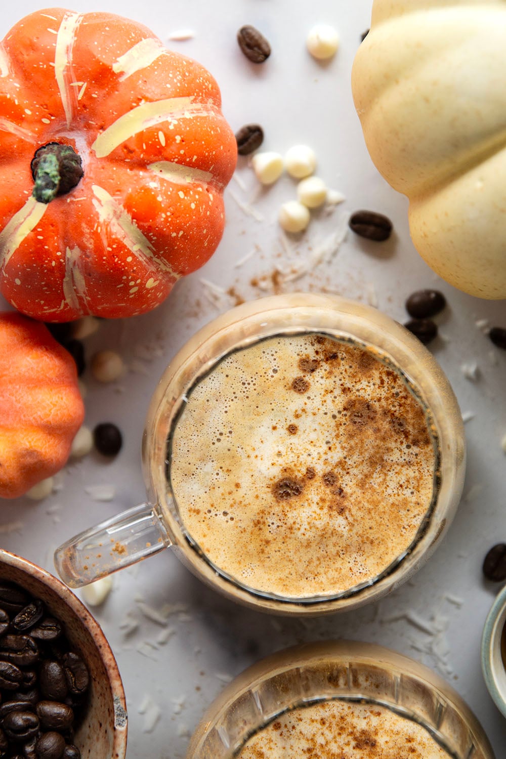 White chocolate syrup and pumpkin spice are a fall match made in heaven in this pumpkin white chocolate mocha.