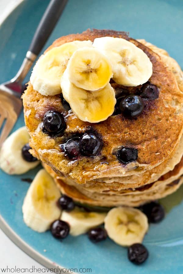 Fluffy blueberry & banana pancakes with oats recipe