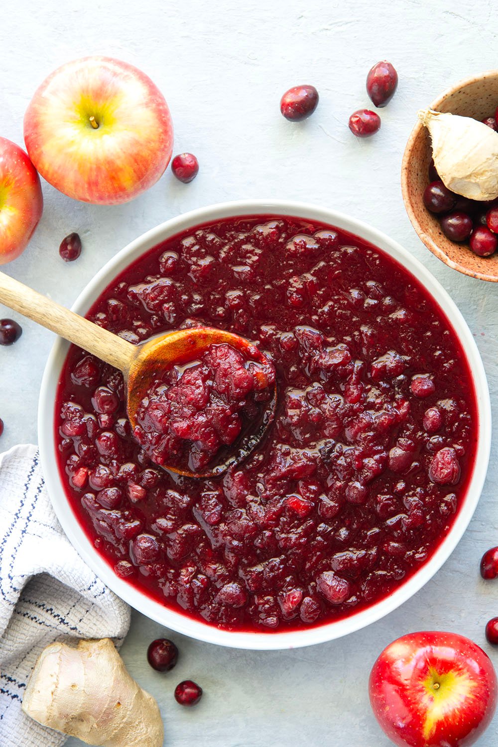 This ginger apple cranberry sauce cooks up entirely in the slow cooker and is packed with fresh ginger flavor, tender apples, and tart cranberries.