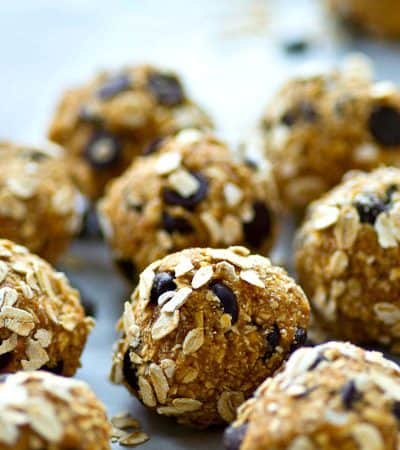 Everything you love about oatmeal chocolate chip cookies are wrapped up in these healthy and nutrition-packed energy bites! Make them in minutes with only a handful of ingredients.