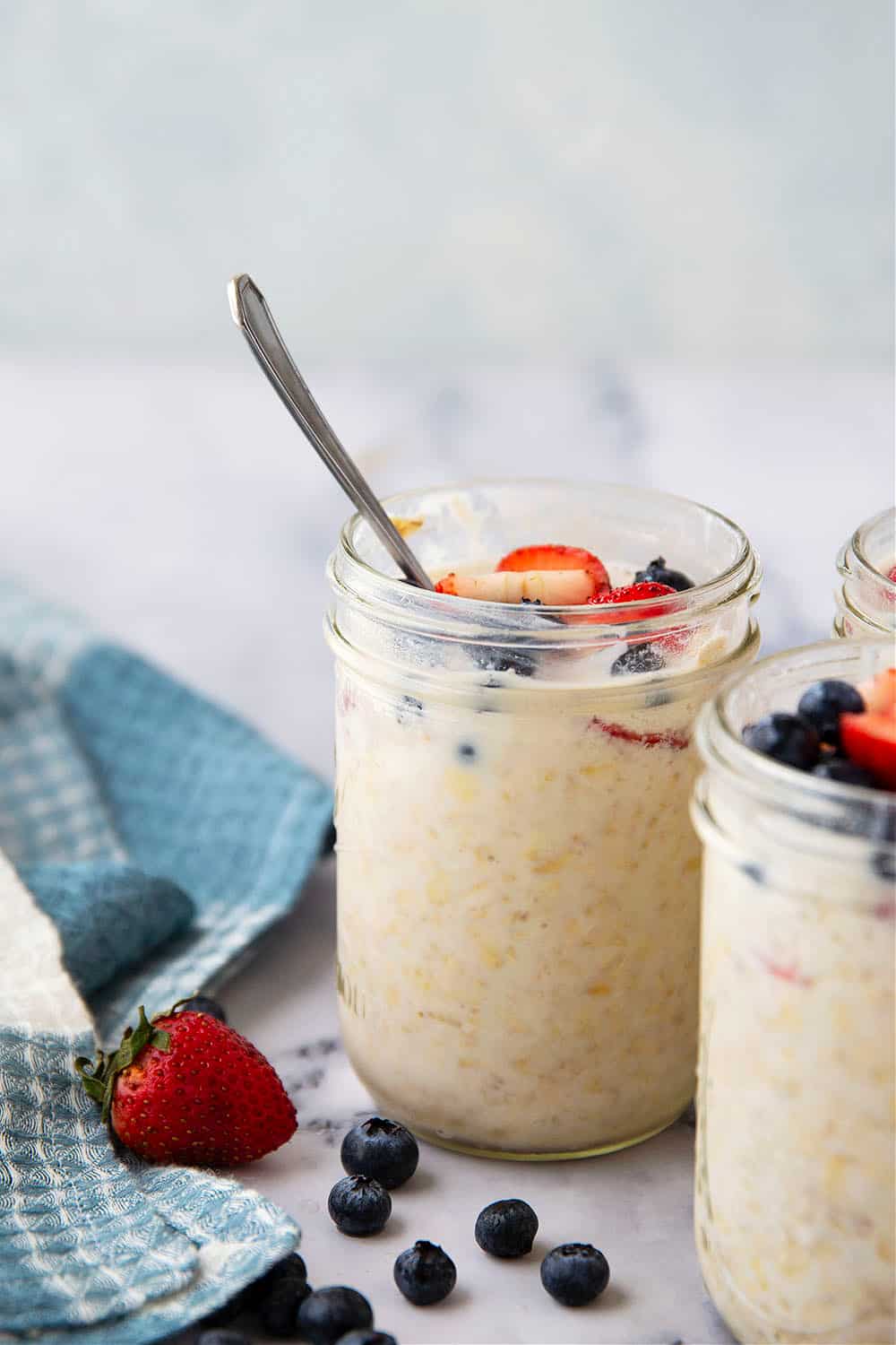 Greek Yogurt Mixed Berry Overnight Oats