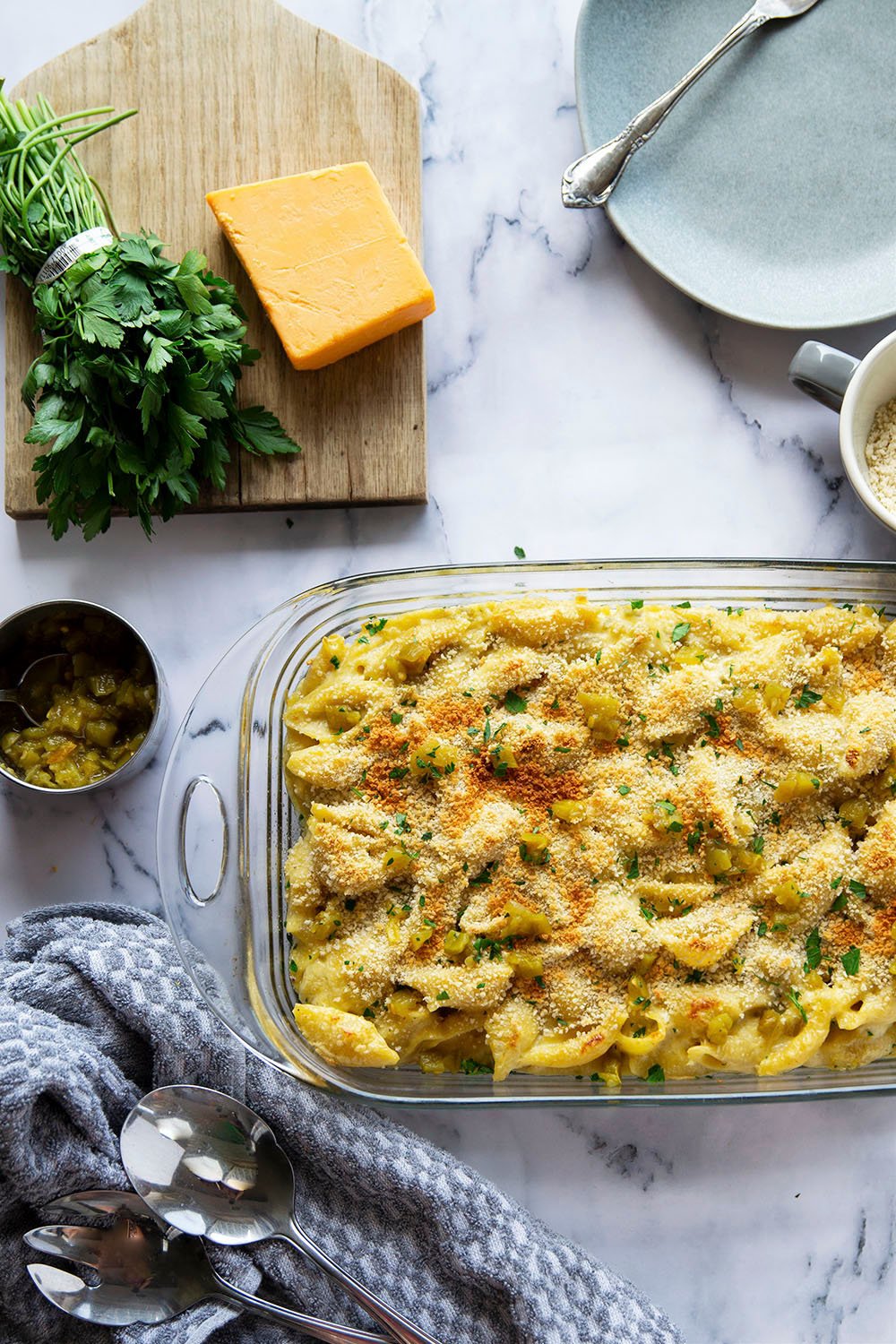 macaroni and cheese with ritz cracker topping