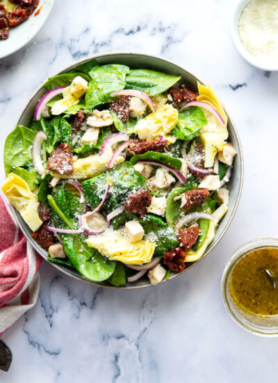 Tender sun-dried tomatoes and a flavorful homemade Italian vinaigrette add so many wonderful flavors and textures to this sun-dried tomato spinach chicken salad!
