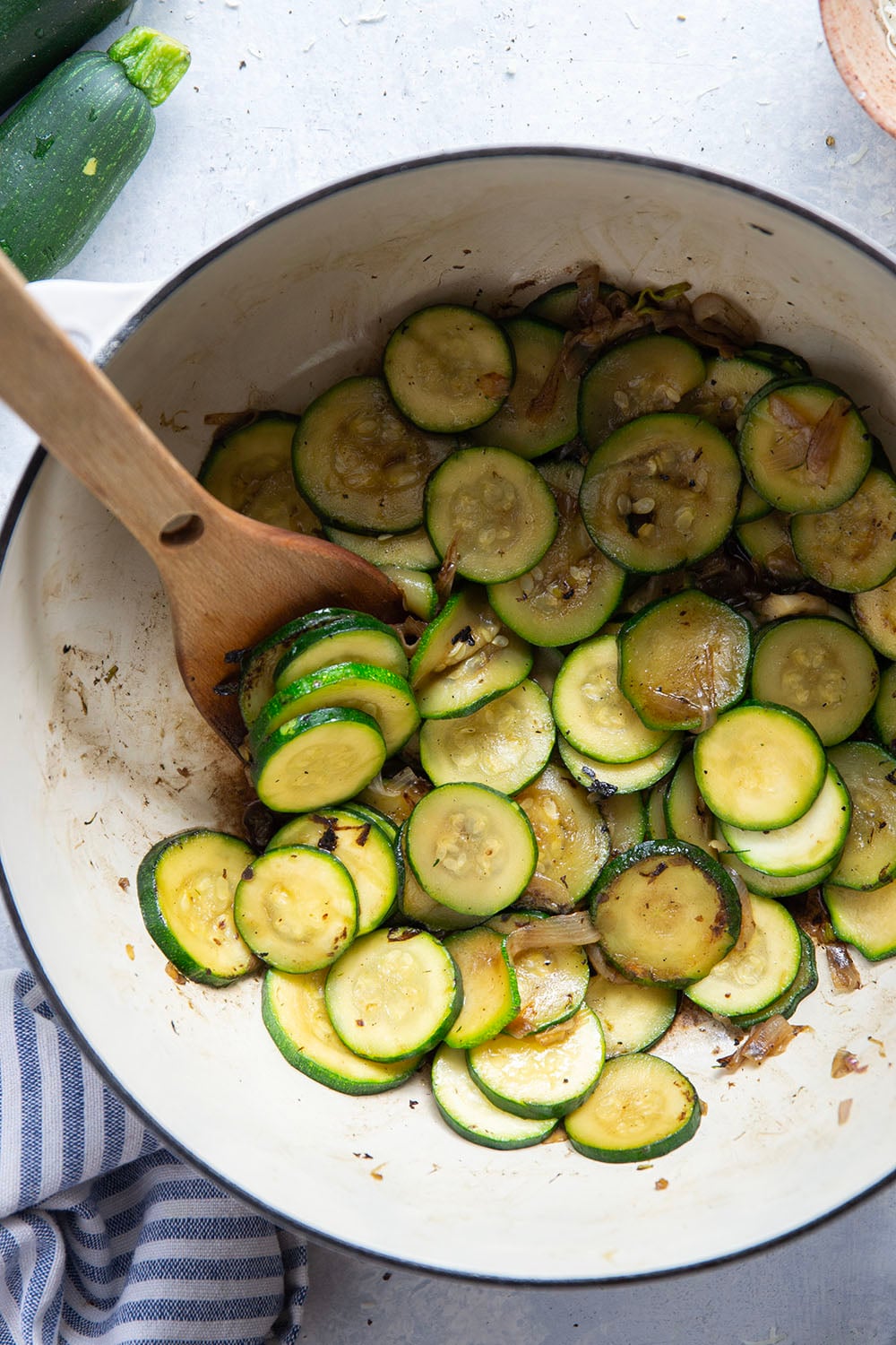 Sauteed zucchini gets blended down into a super creamy and velvety sauce along with lots of fresh basil and Parmesan cheese in this creamy zucchini pasta.